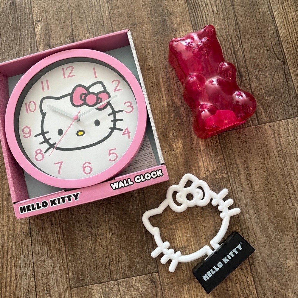 Hello Kitty Pink Wall Clock, Hello LED light and Gummy bear Led lamp